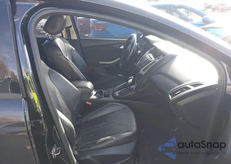 2013 Ford Focus Se z USA, uszkodzony, nr VIN 1FADP3F26DL216839